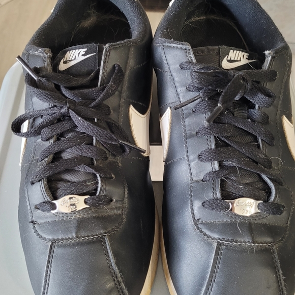 Nike Cortez Black and White Basic Shoe - Picture 3 of 5